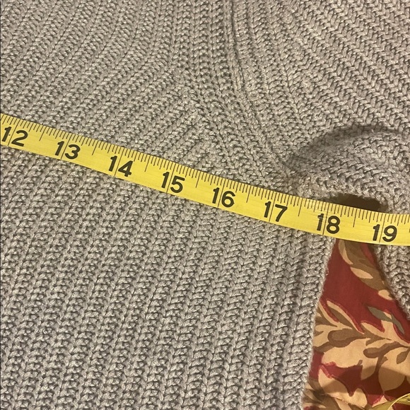 American Apparel Gray Cropped Sweater, Sz S(fit Med too) - Picture 8 of 9